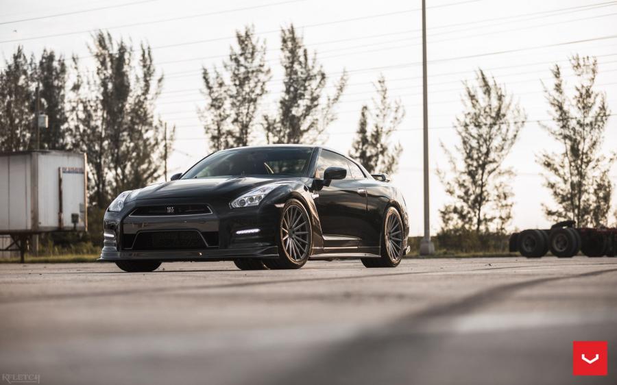  Nissan GT-R on Vossen Wheels (VFS2) 2017 года  (фото 2 из 13)